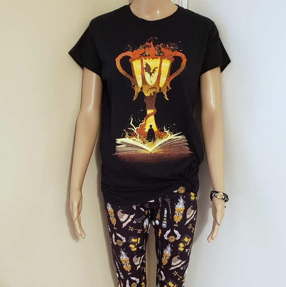 NEW Harry Potter XL Women's Goblet of Fire T-Shirt - Picture 6 of 9